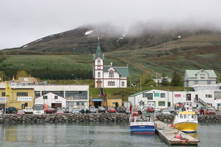 Fly Drive Hafru%CC%81n Walvissafari Op IJsland Husavik