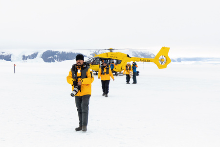 Helicopter Landing On Snow 4M9A4319 Michellesole