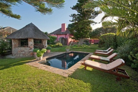 House On Westcliff Hermanus Ligbedden