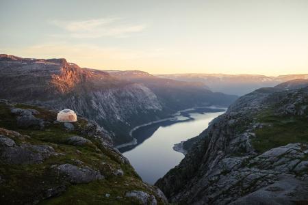 Trolltunga Active