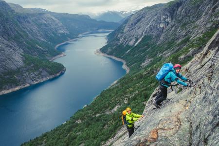 Trolltunga Active