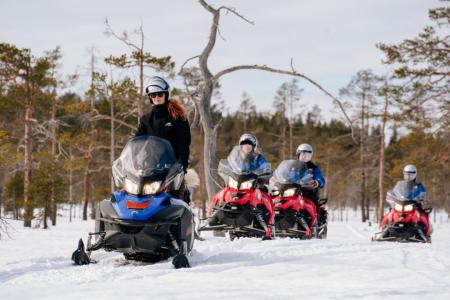 Sneeuwscootertocht Apukka Resort Rovaniemi 10